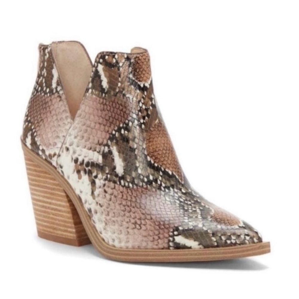 Vince Camuto Gigietta